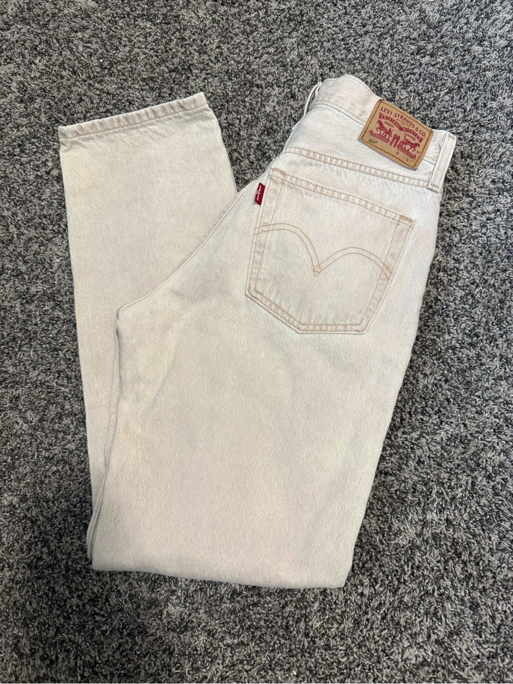 Levi's Women’s Cream Straight-Leg Jeans